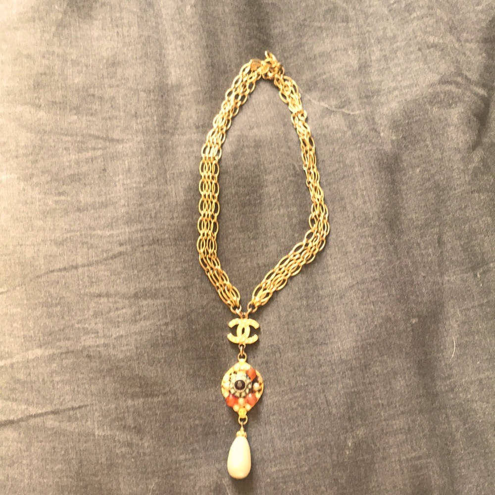 Vintage Chanel necklace !